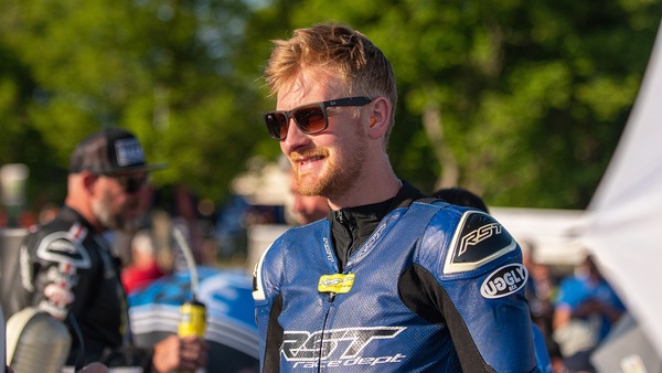 Inizio tragico al Manx Grand Prix 2023: è morto Gary Vines