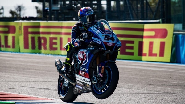 SBK: Razgatlioglu vince Gara 1 a Magny - Cours, problemi per Bautista