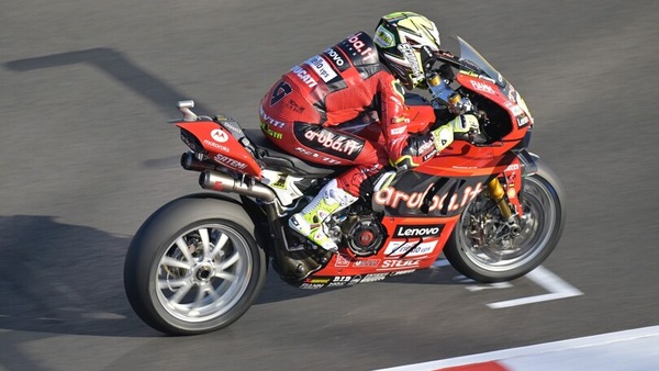 SBK Magny Cours: Bautista mette tutti in riga in Gara 2, 4° Locatelli