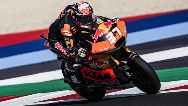 Moto2, Acosta lascia l’Europa provando la fuga mondiale