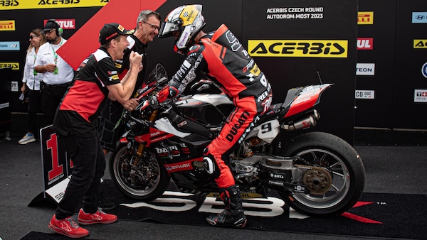 SBK, ufficiale: Petrucci e Barni insieme anche nel 2024
