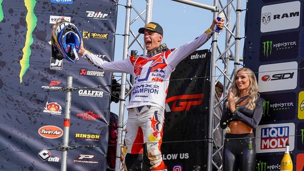 MX2: Andrea Adamo Campione del Mondo!