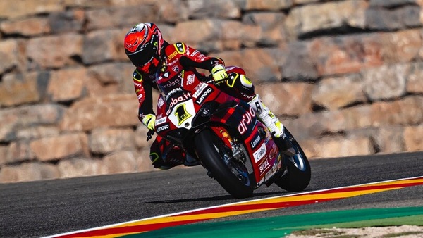 SBK Aragon: Bautista comanda le FP2, tanta Italia alle sue spalle