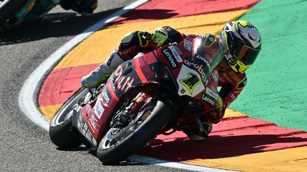 SBK Aragon: Bautista senza rivali in Gara 2, Rinaldi torna sul podio