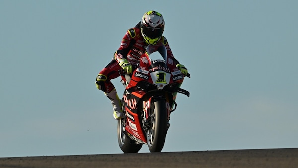 SBK, Portimao, Aruba docet: Bautista si prende la FP2 davanti a Rinaldi