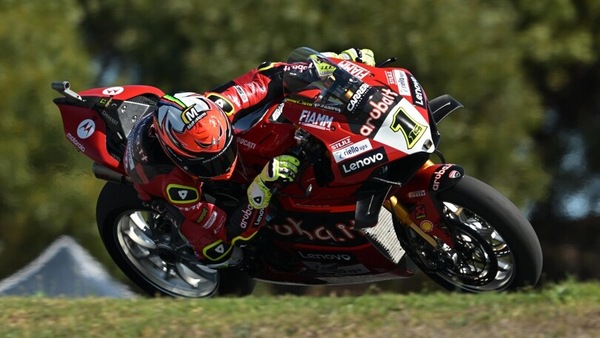 SBK Portimao: Bautista vince Gara 1 e regala a Ducati il titolo costruttori
