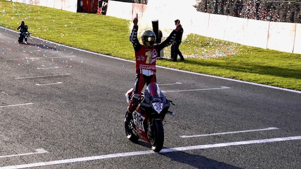 BSB, Brands Hatch: Tommy Bridewell campione per mezzo punto!