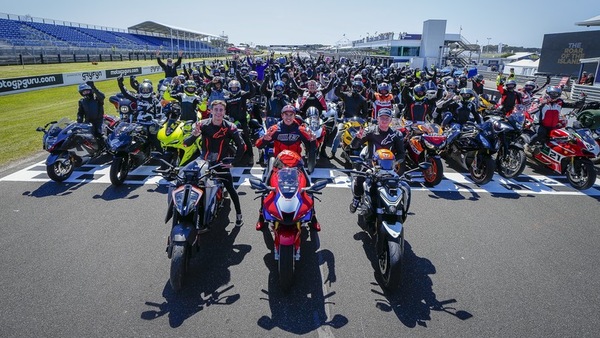 MotoGP: Marquez, Acosta e Kelso in moto con i fan a Phillip Island