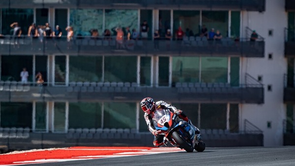 SBK, Portimao ripensa il weekend di gara: si corre al tramonto