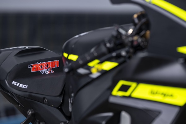 SBK, è già 2024: ecco la ZX-10RR di Axel Bassani
