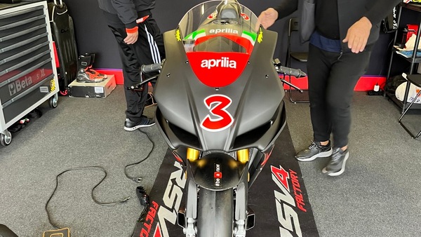 Sorpresa ai test SBK a Jerez: Max Biaggi scende in pista!