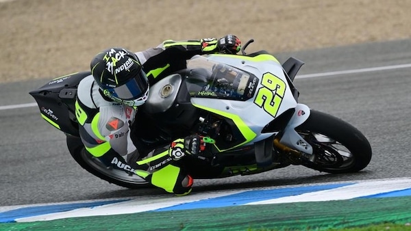 Test Jerez: la pioggia rallenta le operazioni, Iannone in scia a Bassani