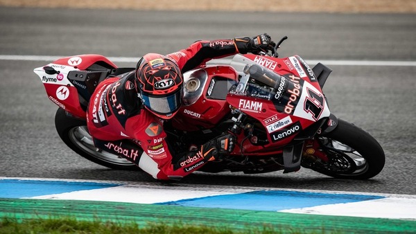 Test Jerez SBK, primi giri per Bulega: “E' come girare su un'altra pista”