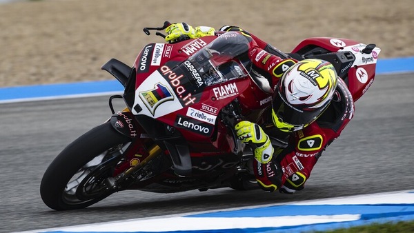 SBK Test Jerez, che spavento per Bautista: brutta caduta nel Day 1