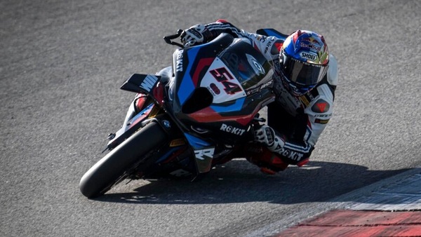 SBK, Razgatlioglu cerca il limite: prima caduta con la BMW a Portimao