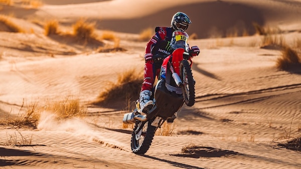 Dakar 2024: Honda svela la sua incredibile line up a sei punte