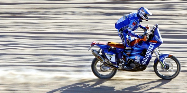 Fabrizio Meoni corre ancora con Gioele alla Dakar