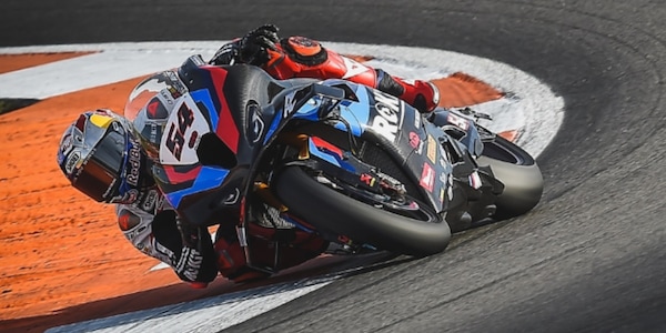 Razgatlioglu alla presentazione BMW: “Bautista? Quando correva in Honda nessuno si ricordava di lui”
