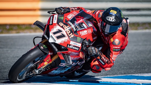 SBK, test Jerez: Bulega sotto il record della pista!