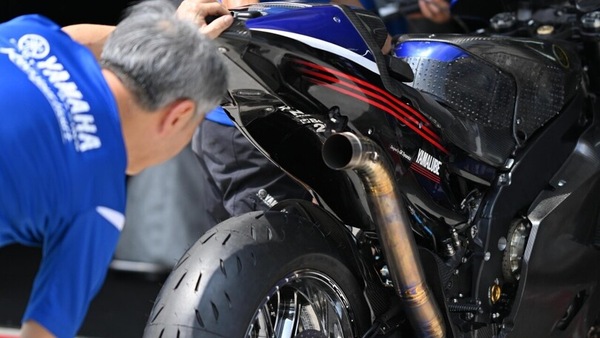 Yamaha "spara in alto": nuovo terminale di scarico per la M1 MotoGP