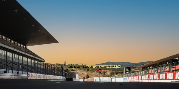 SBK 2024, a Portimao si corre al tramonto