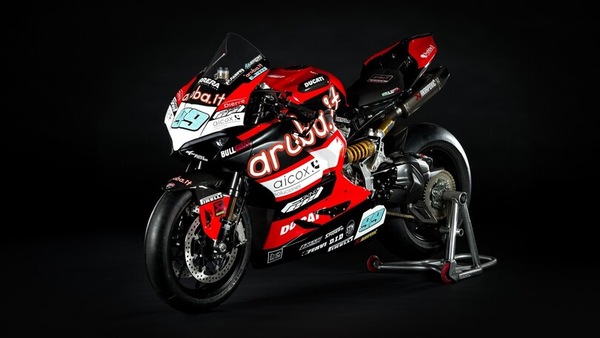 SSP: ecco la nuova Ducati Panigale V2 del team ufficiale Aruba