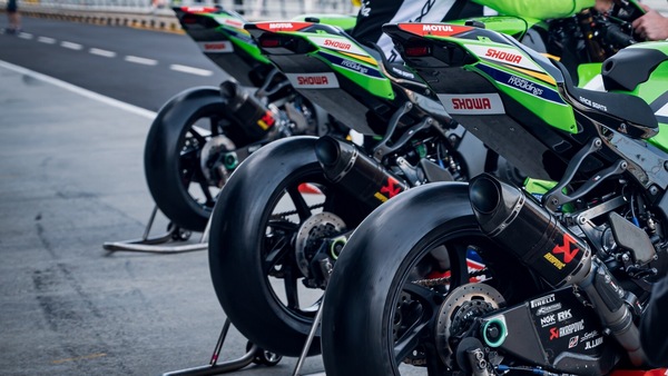 SBK Phillip Island, il nuovo asfalto preoccupa: obbligo di flag to flag per Gara 1 e Gara 2