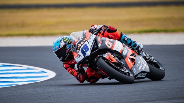 SSP, Phillip Island: pole da record e brutta caduta per Adrian Huertas