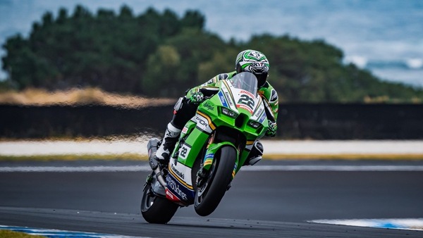 SBK, Phillip Island: Alex Lowes torna al successo, Locatelli ancora sul podio