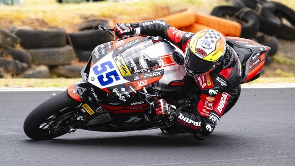 SSP: Montella vince una Gara 2 “sprint” a Phillip Island, out Manzi