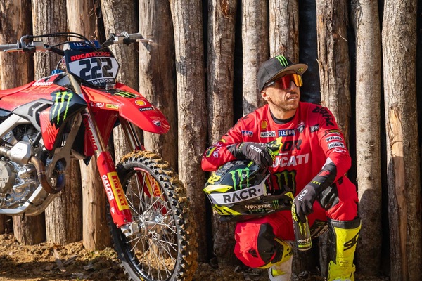 Ducati e Cairoli: il video Monster