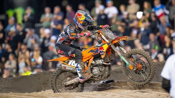 250SX: primo successo per Vialle in USA