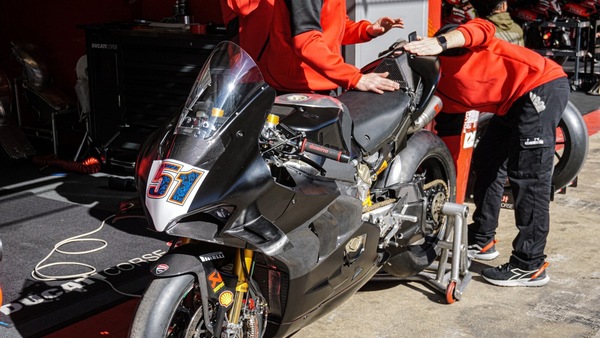 SBK, Pirro di scena a Barcellona: al lavoro sui dettagli della V4R