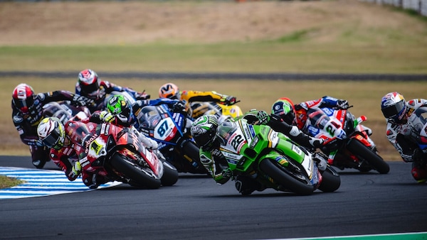 SBK Barcellona: Bulega cerca il colpaccio e guida gli italiani in casa di Bautista