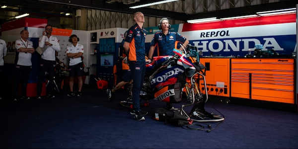 Dalla pole all’ultima fila, Honda quanto ti manca Marc Marquez?