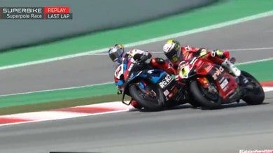 SBK: il sorpasso da fiato sospeso di Toprak in SP Race a Barcellona