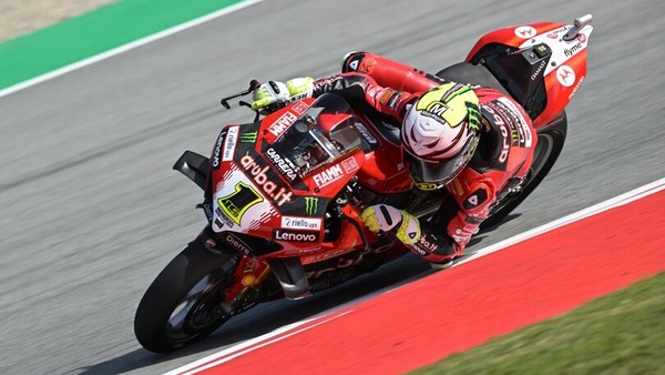 SBK: Bautista torna il padrone di Barcellona in Gara 2, Iannone a terra