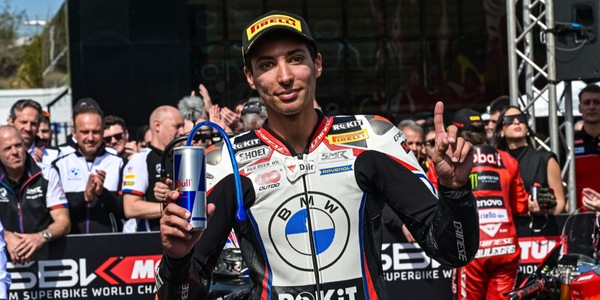 SBK Barcellona, Razgatlioglu: "Io come Valentino Rossi contro Jorge Lorenzo"
