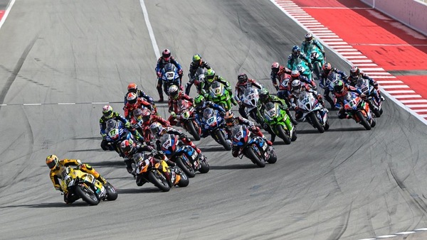 SBK, le pagelle di Barcellona: Razgatlioglu brucia le tappe, Bulega regge l'urto