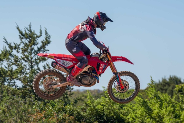 MXGP: inizia il duello nella sabbia tra Gajser e Prado