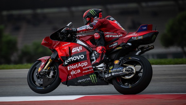 MotoGP 2027, la top class cambia regolamento: gli abbassatori