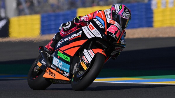 Moto2, risultati e tempi delle P1 al GP Le Mans: record della pista per Lopez