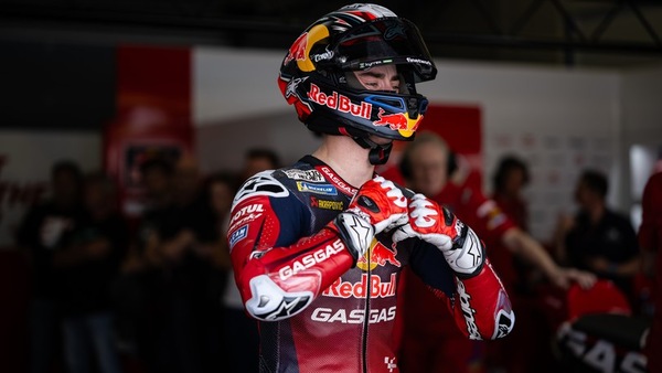 GP Le Mans, Acosta: “Non è facile comunicare con gli altri piloti KTM”