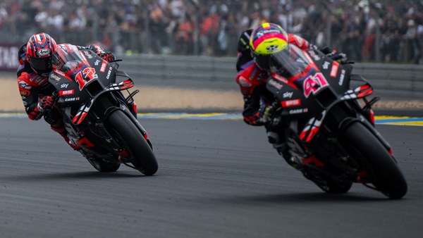 MotoGP, far tutti neri: Aprilia favorita al Gran Premio di Catalunya