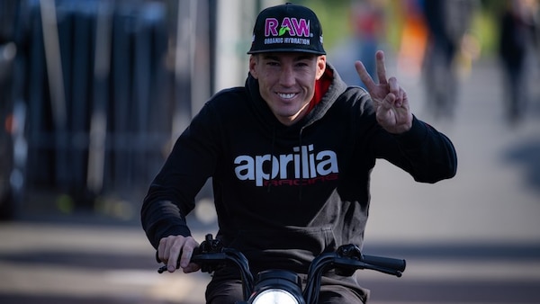 MotoGP oggi, Espargarò chiarirà il suo futuro a Barcellona: ritiro in vista?