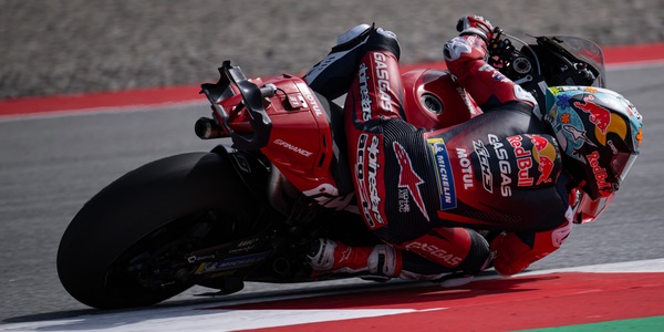MotoGP, Acosta cresce e sbaglia ma il Sachsenring si avvicina…