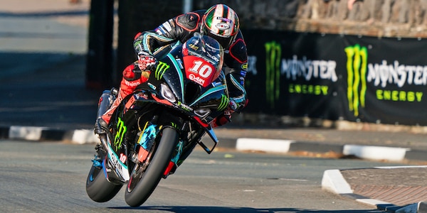 TT, Peter Hickman a 134mph con la STK nell’ultimo giorno di qualifiche