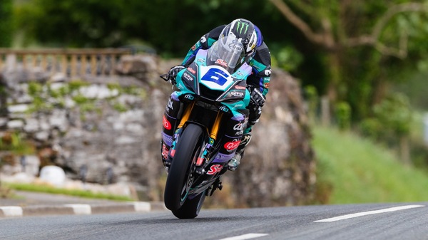 TT 2024, Michael come Joey: Dunlop vince in SSP e centra il 26° trionfo