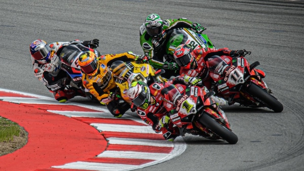 La SBK riparte da Misano: il duello Toprak vs Bautista e i sogni di Bulega e Iannone