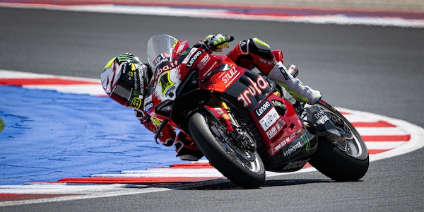 La zavorra affossa Bautista e la sua Panigale: 7” più lento del 2023